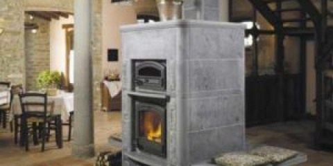 Finská kamna na vytápění domu - venkovská a dřevěná